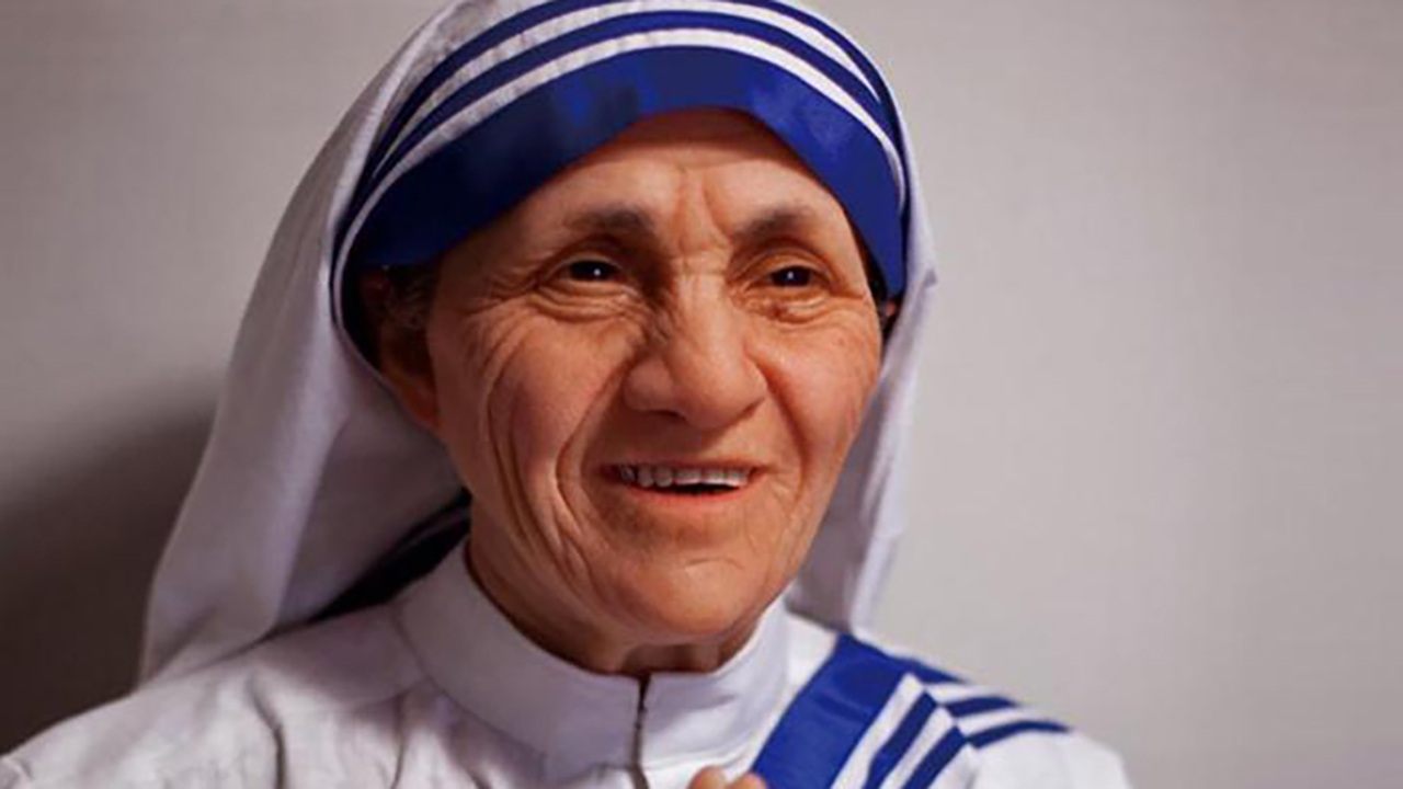 Must Read: Peace Begins With A Smile- Mother Teresa