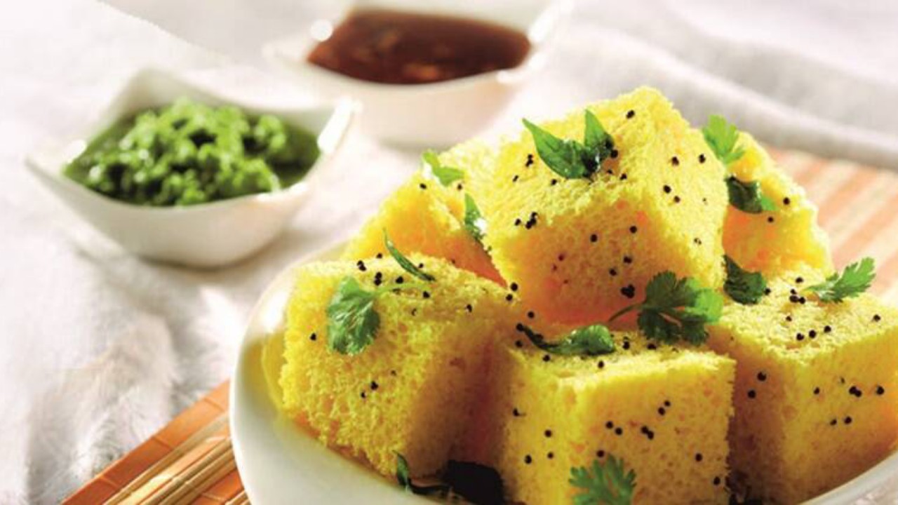 Need Some Dhoklas For Breakfast on Weekends: Here Is How Easily You Can Make It