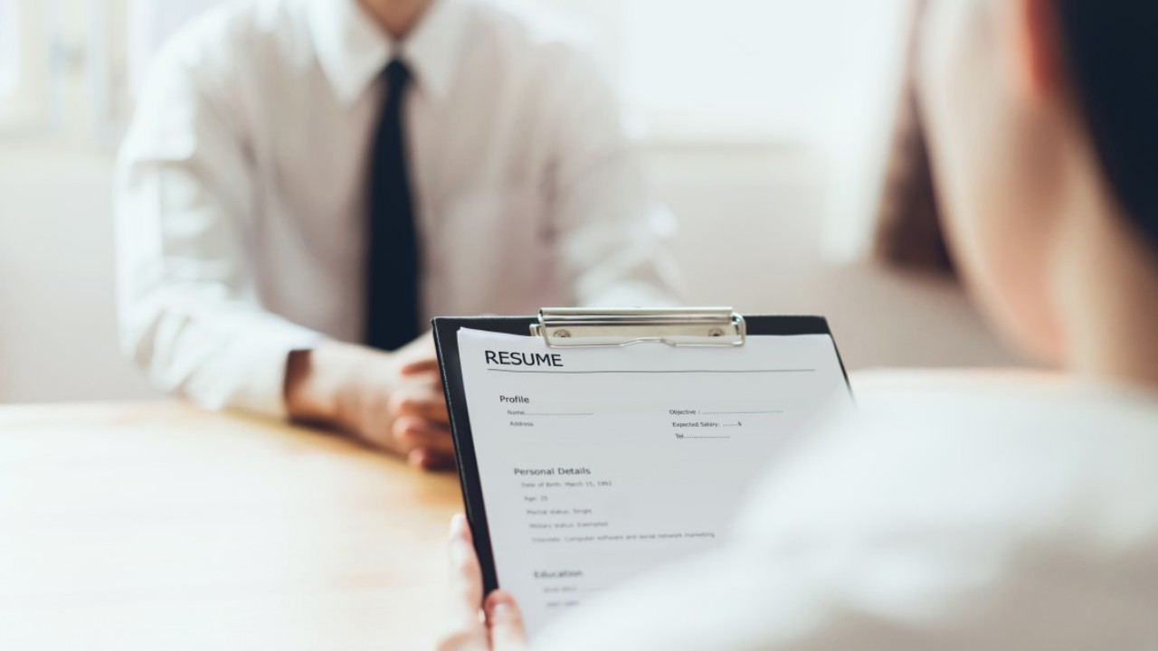 What Is Chronological Resume: Structure, Advantages & Disadvantages
