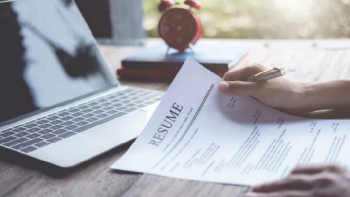 What Is Traditional Resume: Format, Advantages & Disadvantages