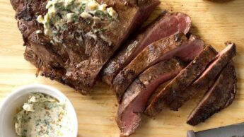 Prepare This Delicious Garlic Butter Steak At Home