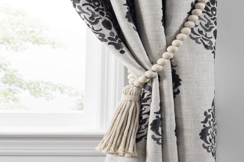 Bored Of Plain Old Curtains? Glam Your Window With Some Fresh Curtain Ideas! 2