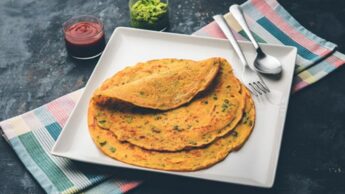 Making Aloo Cheela: A Quick, Simple, And Delicious Breakfast Recipe Available In 15 Minutes