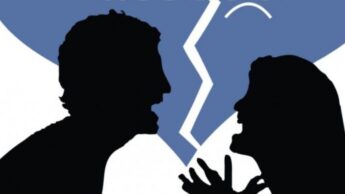 5 Ways How Social Media Can Harm Your Romantic Relationship