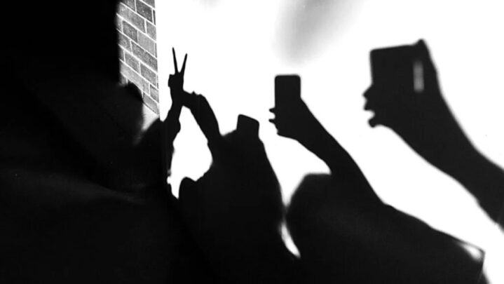 According To A Study, Young Adults Who Use Social Media Extensively Are More Prone To Develop Depression