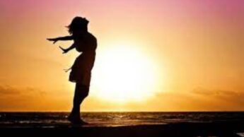 Alive In The Past? 4 Techniques For Letting Go And Living A Happy Life