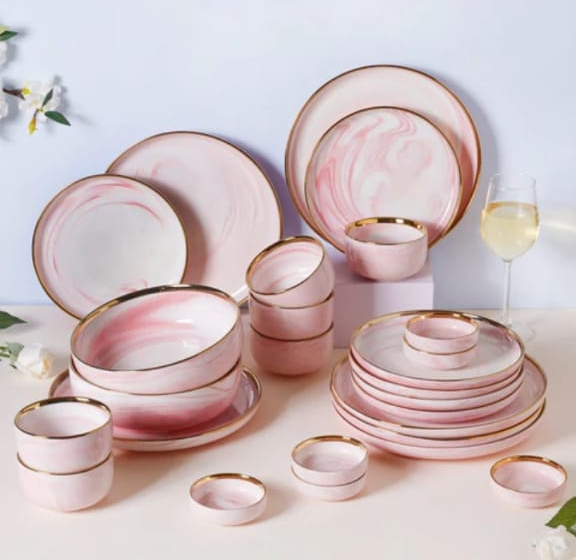 Lavish crockery set to embellish your dining table 2