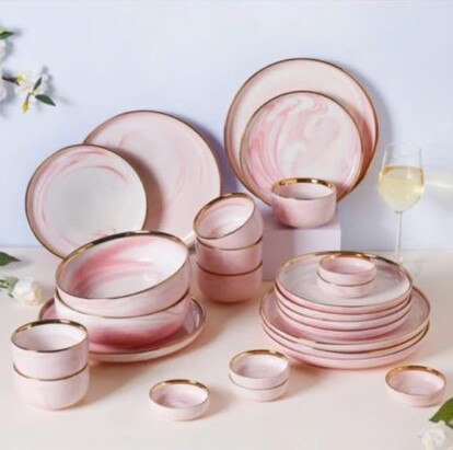 Lavish crockery set to embellish your dining table 4