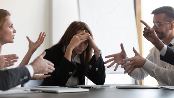 Learn To Deal With The Minor Conflicts Between Coworkers, Read More
